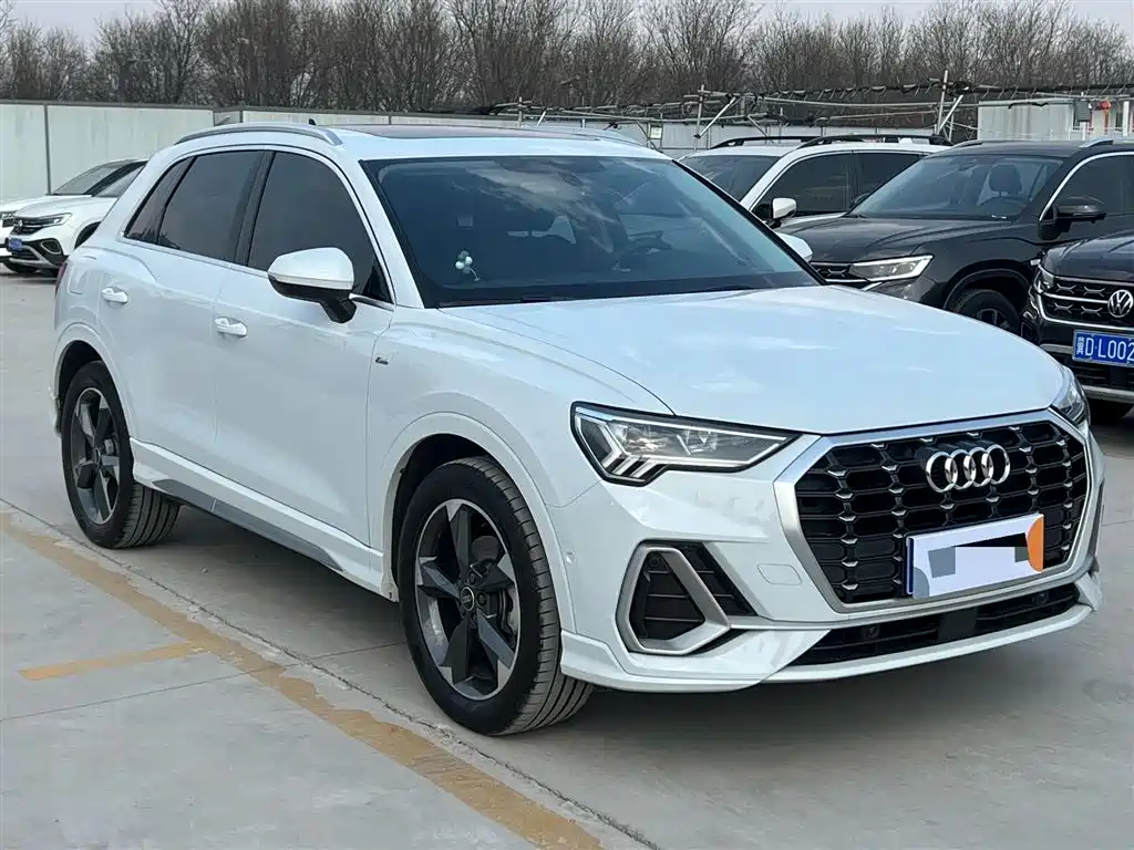 Audi Q3 2022 35 TFSI Fashionable and Dynamic купить на сайте DeffCars