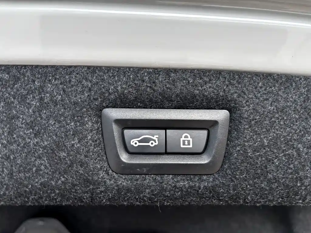 BMW 5 Series New Energy 2022 Model 535Le M Sports Package купить на сайте DeffCars