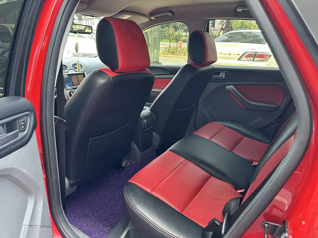 Focus 2013 hatchback classic 1.8L automatic basic model купить на сайте DeffCars