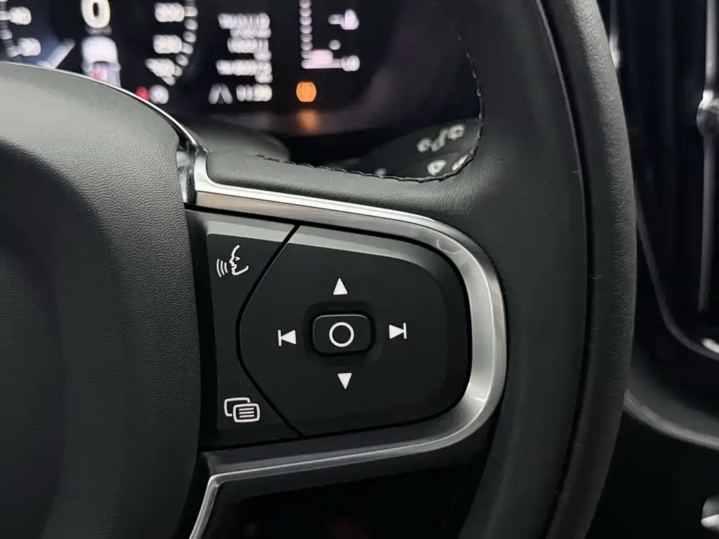 Volvo XC60 2021 T5 four-wheel drive Zhiyi Luxury Edition купить на сайте DeffCars