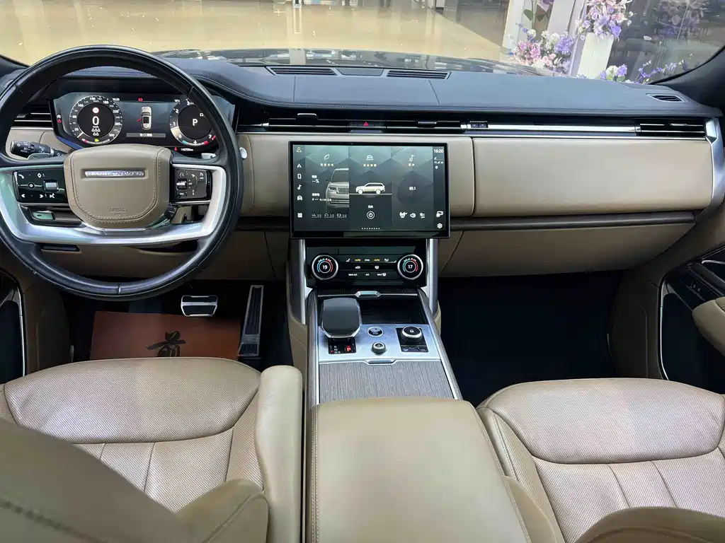 Range Rover 2023 3.0 L6 400PS Seven-seater Extended Edition купить на сайте DeffCars