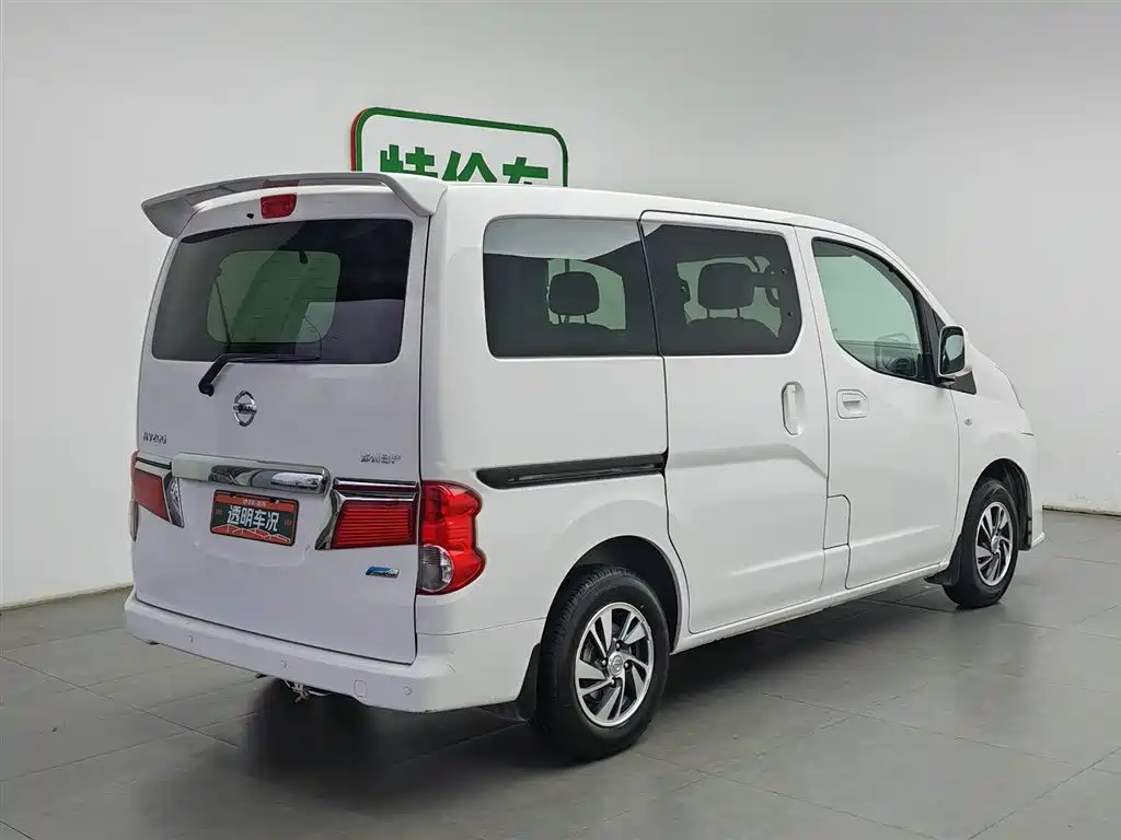 Nissan NV200 2018 1.6L CVT luxury model купить на сайте DeffCars