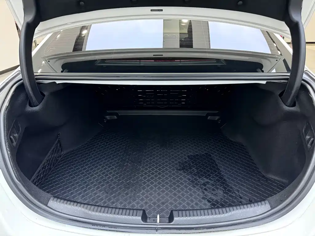 Mercedes-Benz C-Class 2024 facelift C 260 L sports version купить на сайте DeffCars