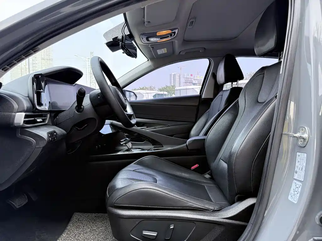 Elantra 2021 1.5L CVT LUX Premium Edition купить на сайте DeffCars