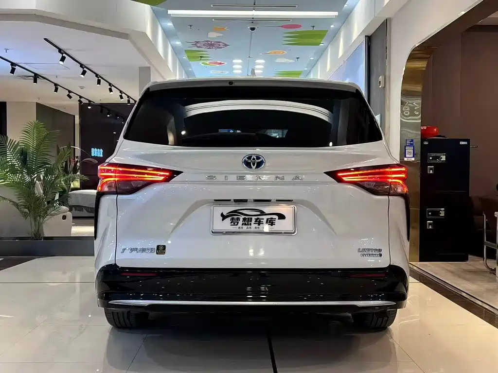 SIENNA 2023 2.5L Hybrid Premium Edition купить на сайте DeffCars
