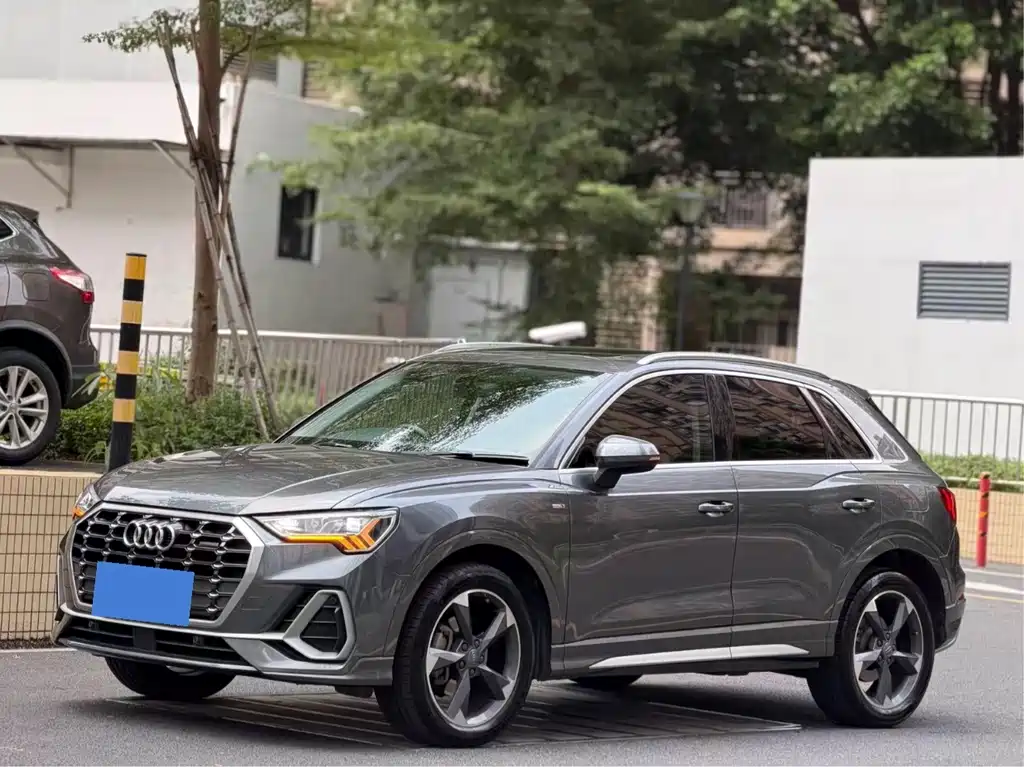 Audi Q3 2019 40 TFSI quattro fashionable and dynamic купить на сайте DeffCars