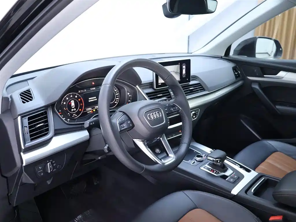 Audi Q5L 2020 40 TFSI enjoys fashionable style купить на сайте DeffCars
