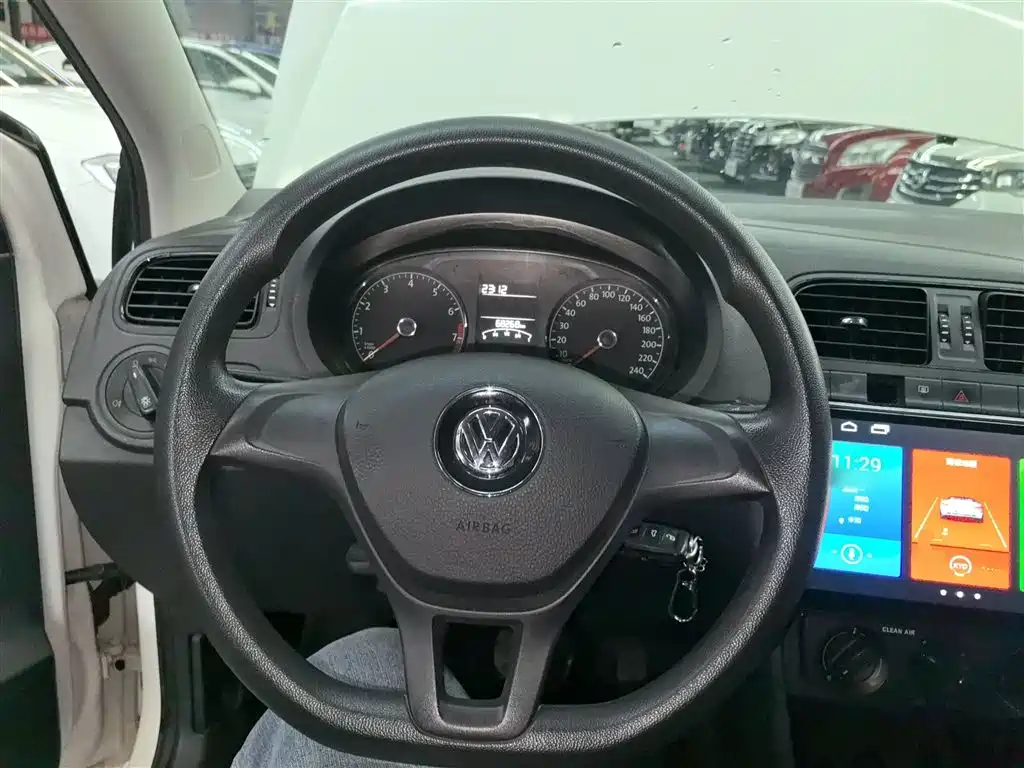 Polo 2016 1.4L automatic fashion model купить на сайте DeffCars