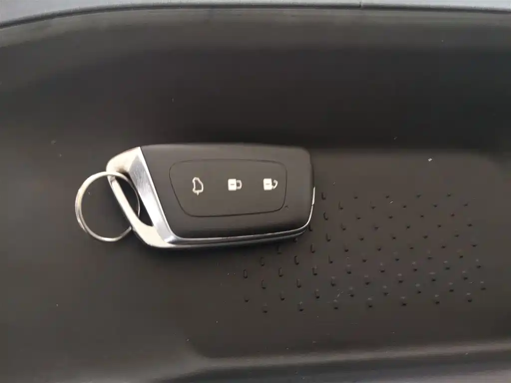 Baojun KiWi EV 2022 Artist’s Light Edition Lithium Iron Phosphate купить на сайте DeffCars