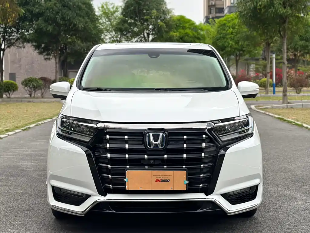 Alison 2022 2.0L e:HEV Deluxe Edition купить на сайте DeffCars