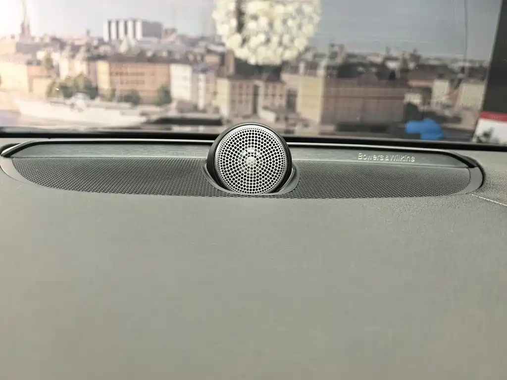 Volvo V90 2019 Cross Country T5 AWD Zhizun Edition National V купить на сайте DeffCars