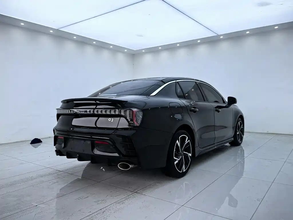 Lynk & Co 03 2023 2.0TD DCT Pro купить на сайте DeffCars