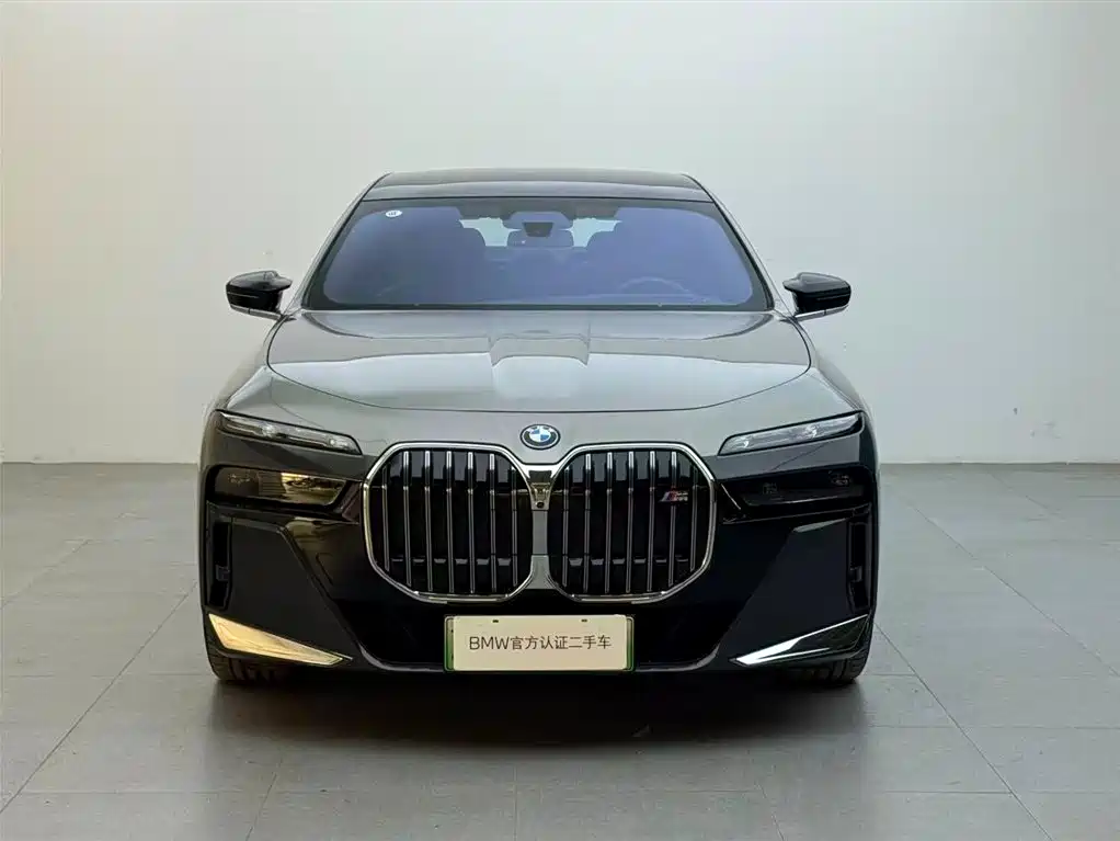 BMW i7 M70L 2023 M70L купить на сайте DeffCars