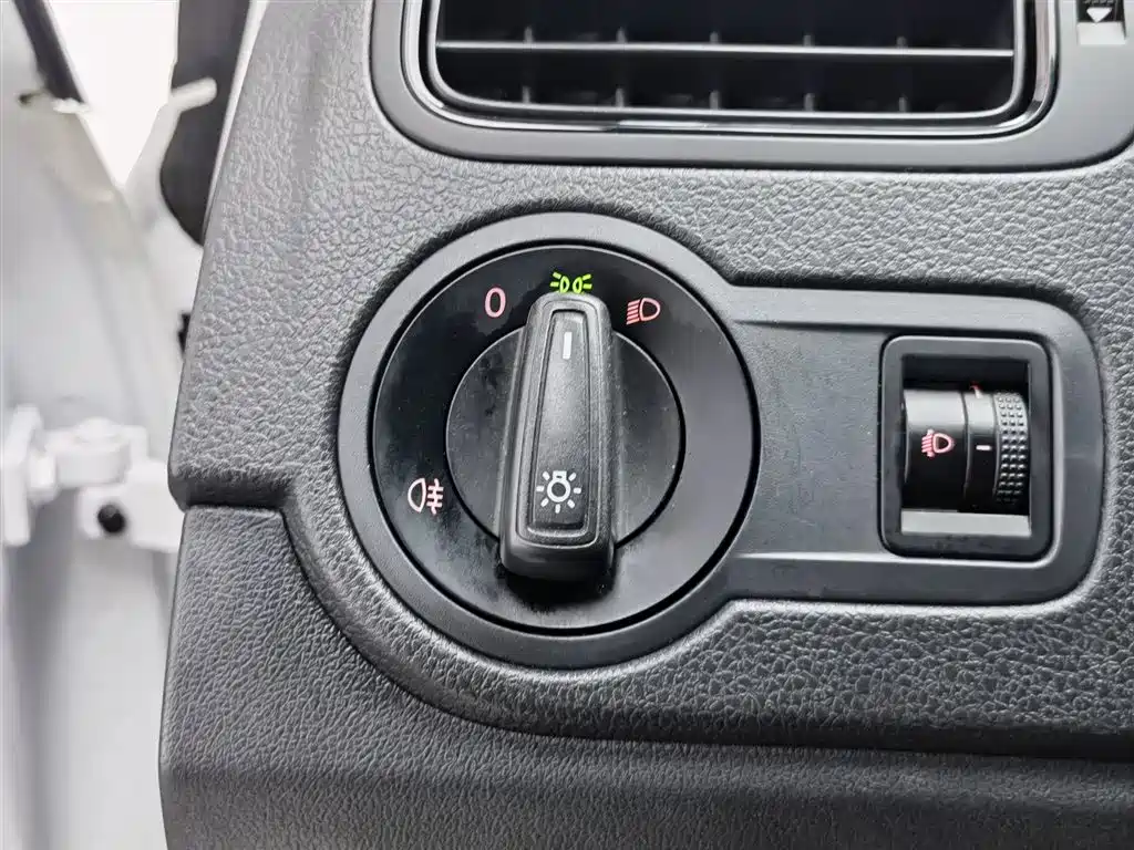 Polo 2018 1.5L automatic safe driving model купить на сайте DeffCars
