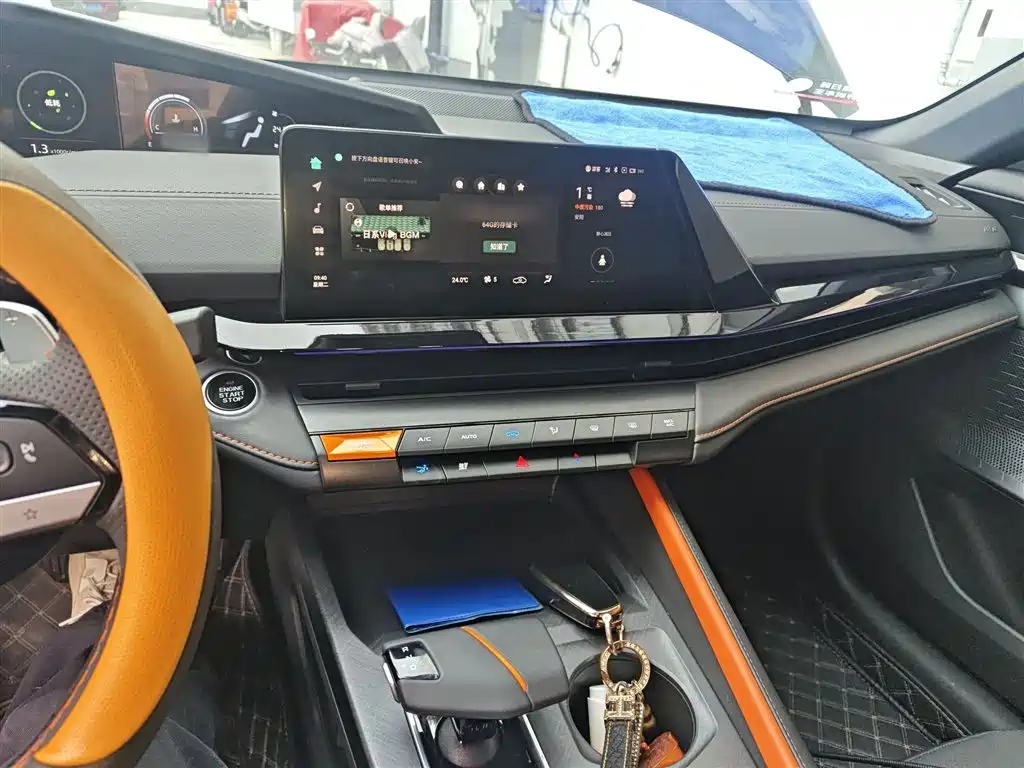 Changan UNI-V 2022 1.5T premium model купить на сайте DeffCars