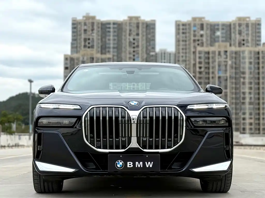 BMW 7 Series 2023 740Li Exclusive M Sports Package купить на сайте DeffCars