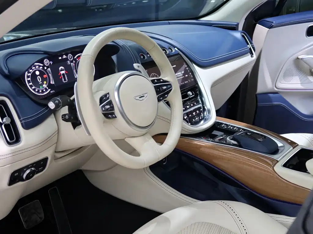 Aston Martin DBX 2020 4.0T V8 1913 first limited edition купить на сайте DeffCars