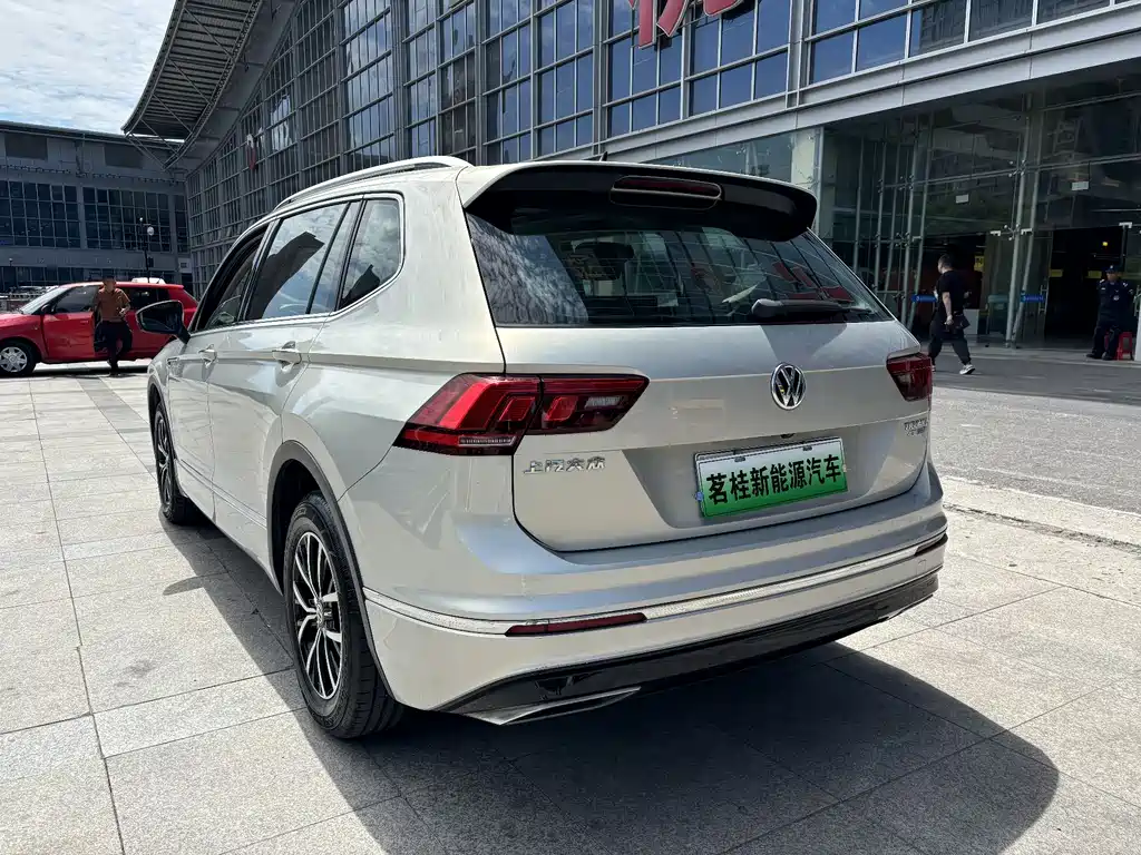 Tiguan L plug-in hybrid 2019 430PHEV hybrid luxury version купить на сайте DeffCars