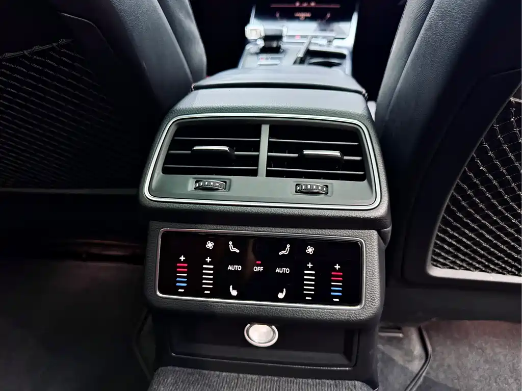 Audi A6L 2019 45 TFSI quattro exclusive dynamic model купить на сайте DeffCars