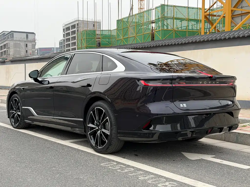 Lantu Chasing Light 2024 PHEV four-wheel drive ultra-long range flagship version купить на сайте DeffCars