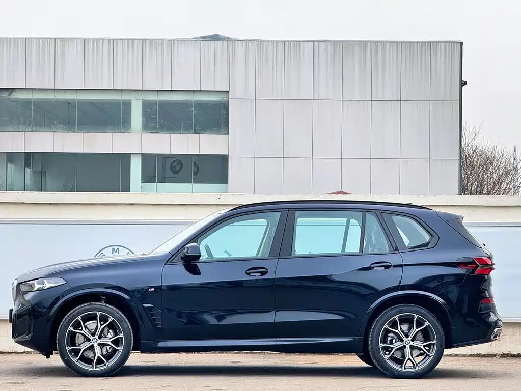 BMW X5 2025 xDrive 30Li Exclusive M Sports Night Package купить на сайте DeffCars