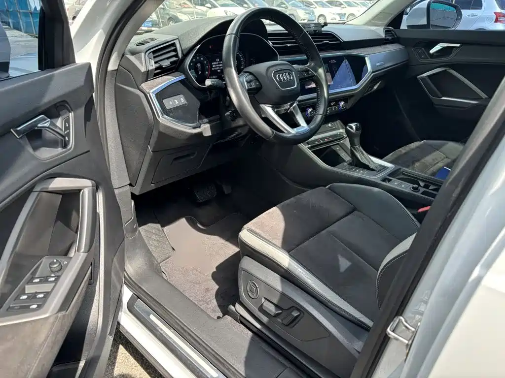 Audi Q3 2019 35 TFSI aggressive and dynamic model купить на сайте DeffCars