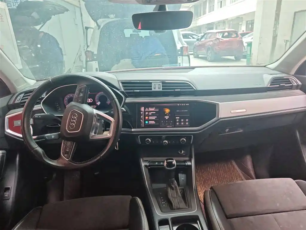 Audi Q3 2022 35 TFSI aggressive and dynamic купить на сайте DeffCars