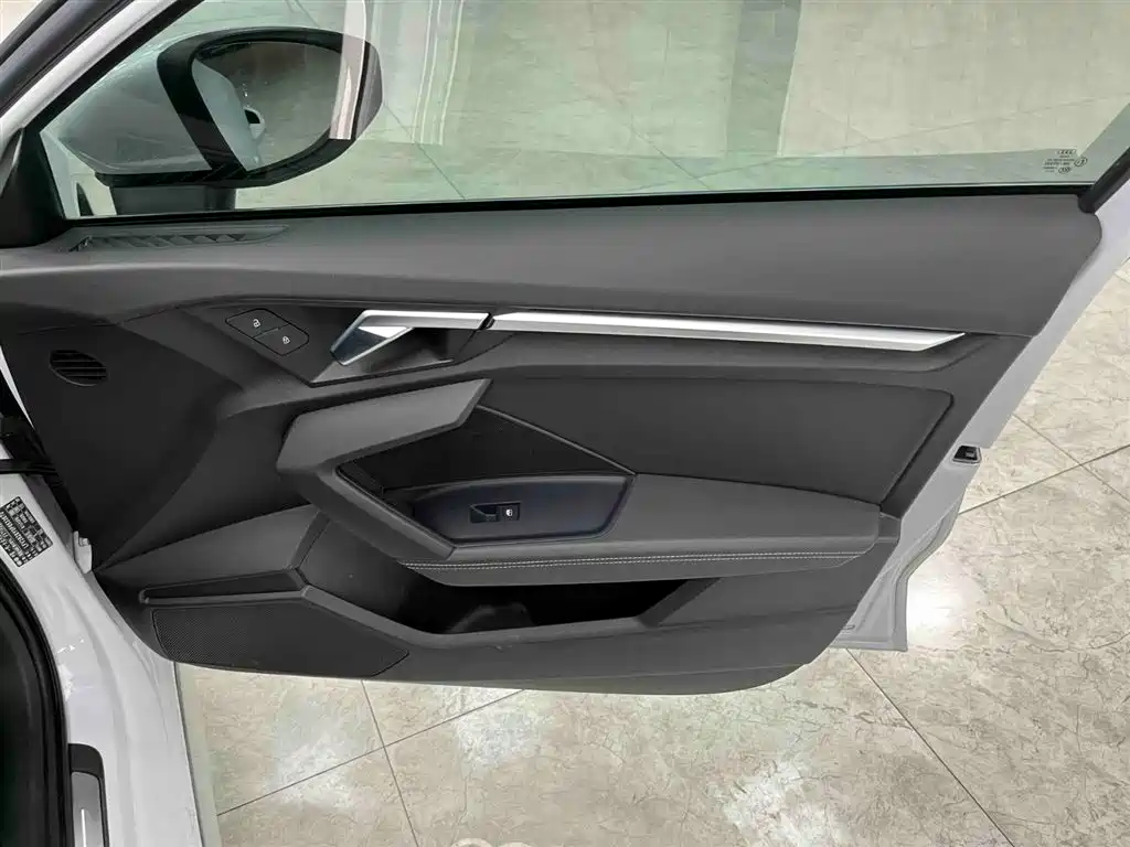 Audi A3 2023 facelift Sportback 35 TFSI stylish and sporty купить на сайте DeffCars