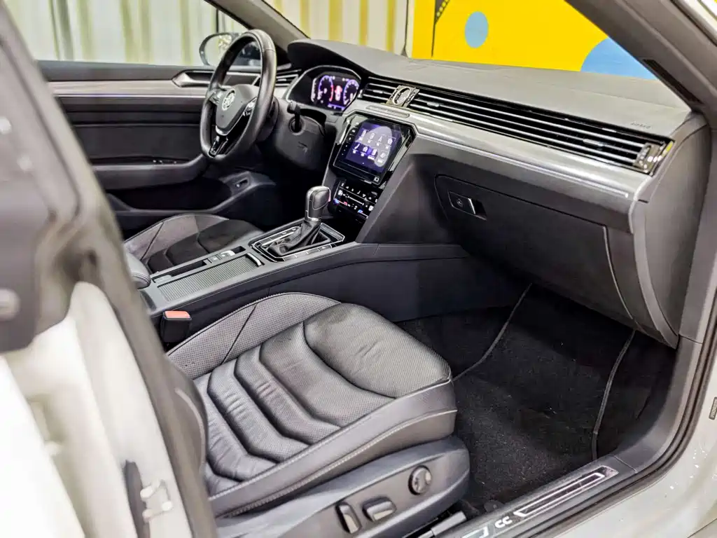 FAW-Volkswagen CC 2020 330TSI Charming Edition National VI купить на сайте DeffCars