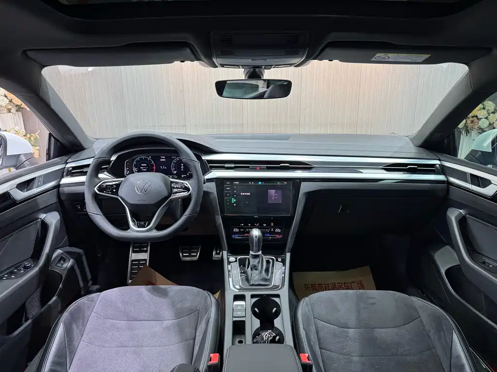 FAW-Volkswagen CC 2024 330TSI Dazzling Edition купить на сайте DeffCars