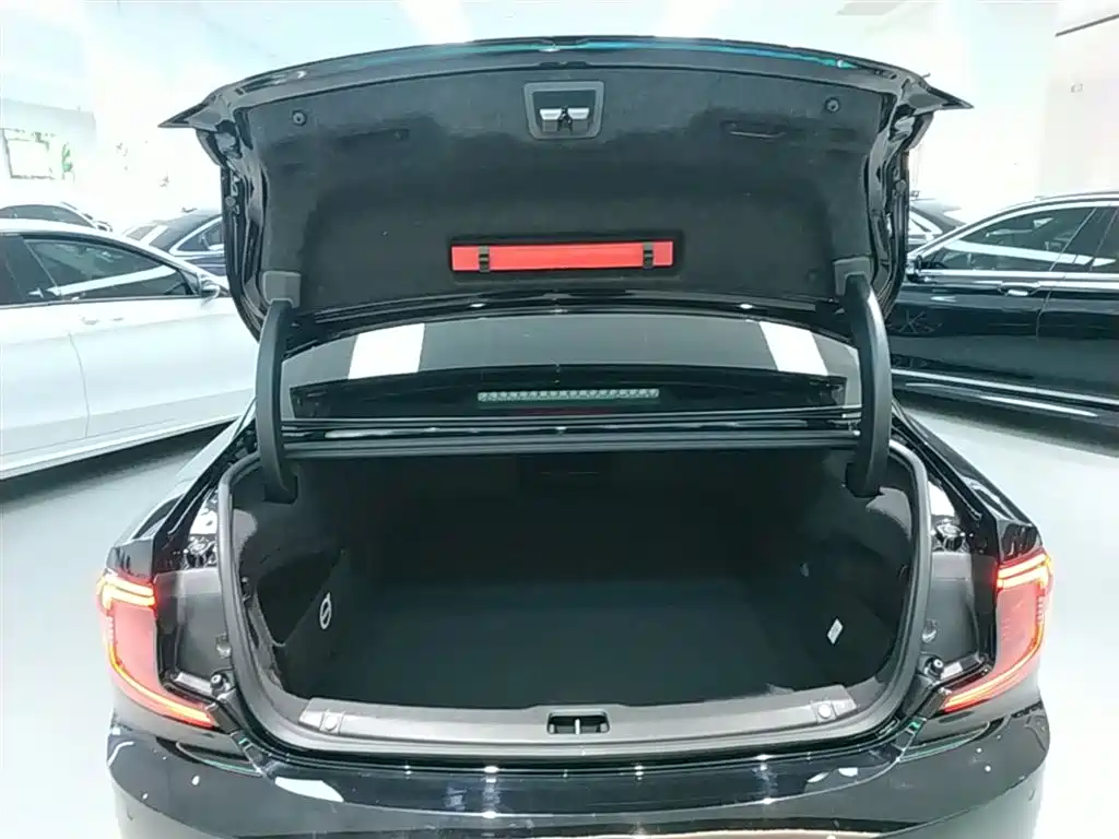 Volvo S90 2024 B5 Zhiyi Luxury Edition купить на сайте DeffCars