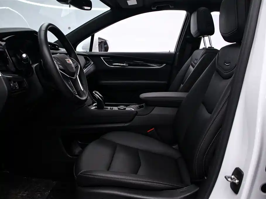 Cadillac XT5 2023 2.0T two-wheel drive fashion model купить на сайте DeffCars