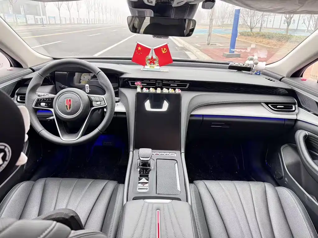 Hongqi H5 2025 2.0T automatic Qichang version купить на сайте DeffCars