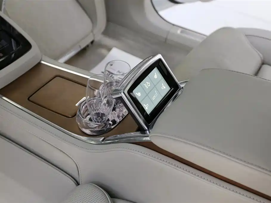 Volvo S90 Plug-in Hybrid 2019 T8 E-Drive Hybrid Honor Edition 3 Seats National VI купить на сайте DeffCars