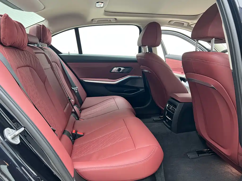 BMW i3 2024 eDrive 40L Night Package купить на сайте DeffCars