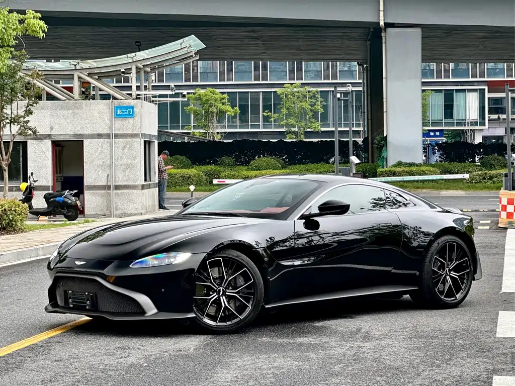 V8 Vantage 2022 4.0T V8 Coupe купить на сайте DeffCars