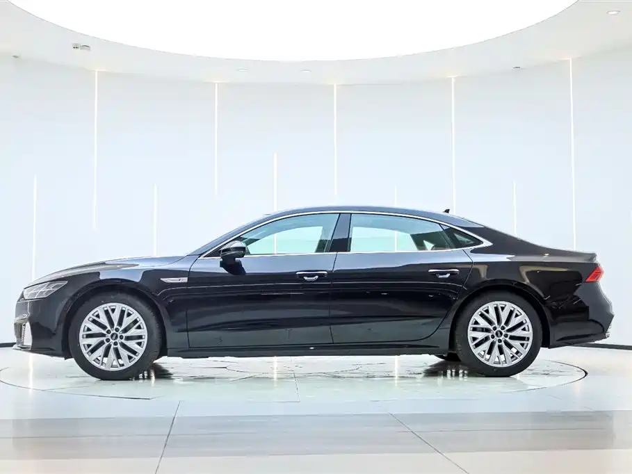 Audi A7L 2024 45TFSI S-line Dream Building Liquid Crystal Package купить на сайте DeffCars