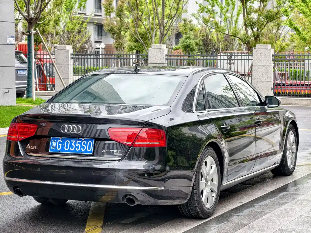 Audi A8 2012 A8L 45 TFSI quattro comfort type купить на сайте DeffCars