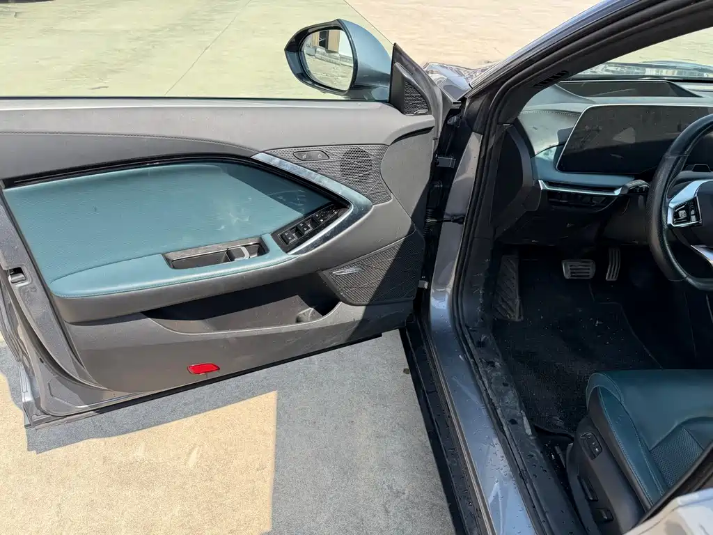 MG7 2023 2.0T automatic Trophy+ engine version купить на сайте DeffCars