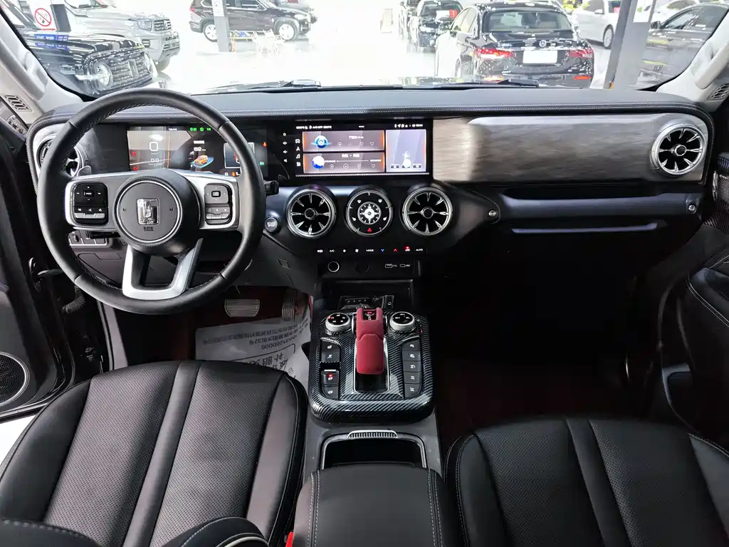 Tank 300 2023 2.0T Iron Cavalry 02 купить на сайте DeffCars