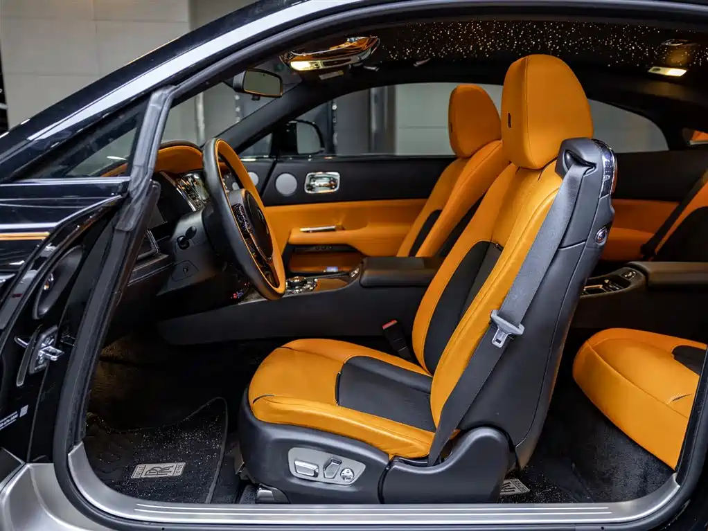 Phantom 2018 6.6T Black Badge купить на сайте DeffCars