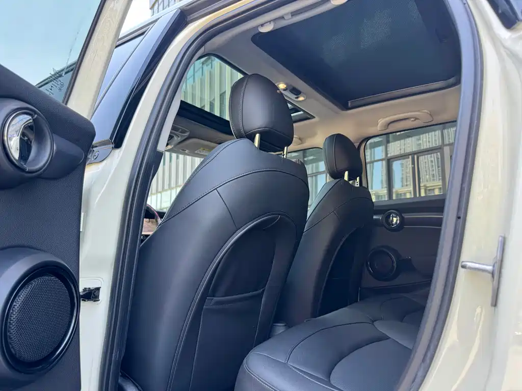 MINI 2023 1.5T COOPER Artist Five-Door Edition купить на сайте DeffCars