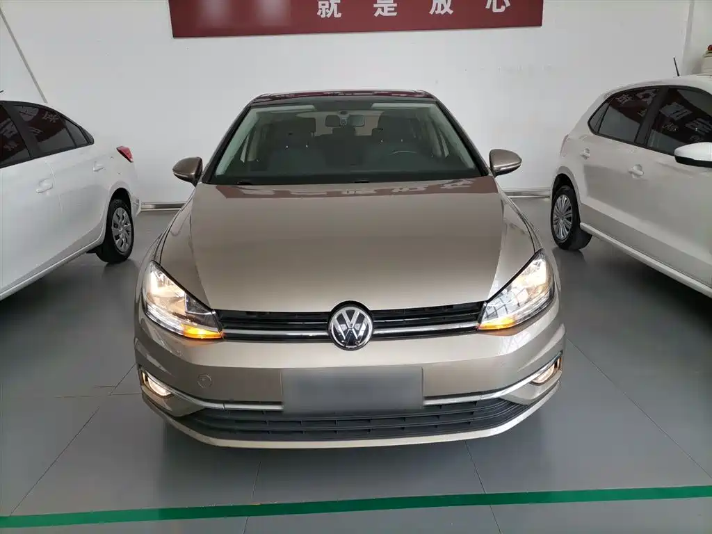 Golf 2019 1.6L automatic comfort model National V купить на сайте DeffCars