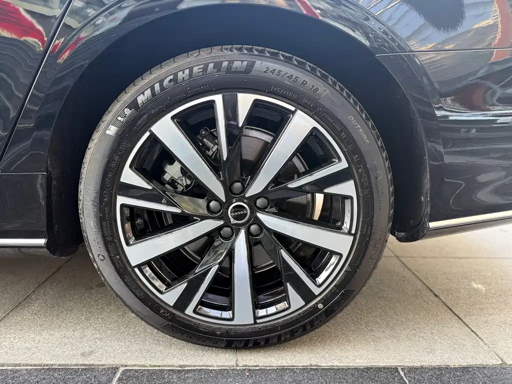 Volvo S90 2026 B5 Zhiyi Luxury Edition купить на сайте DeffCars