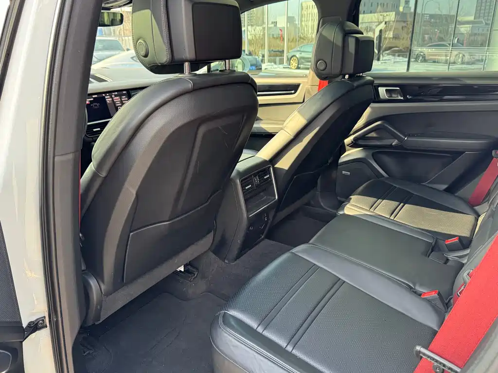 Cayenne New Energy 2021 Cayenne E-Hybrid 2.0T купить на сайте DeffCars