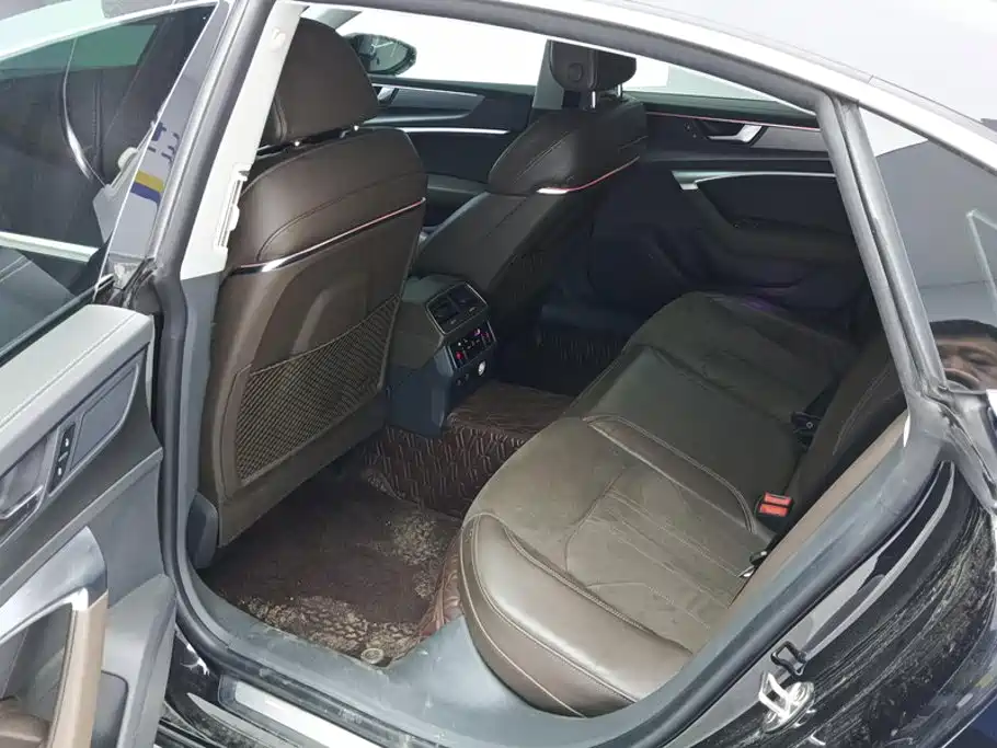 Audi A7L 2024 45TFSI S-line Dream Building Liquid Crystal Package купить на сайте DeffCars