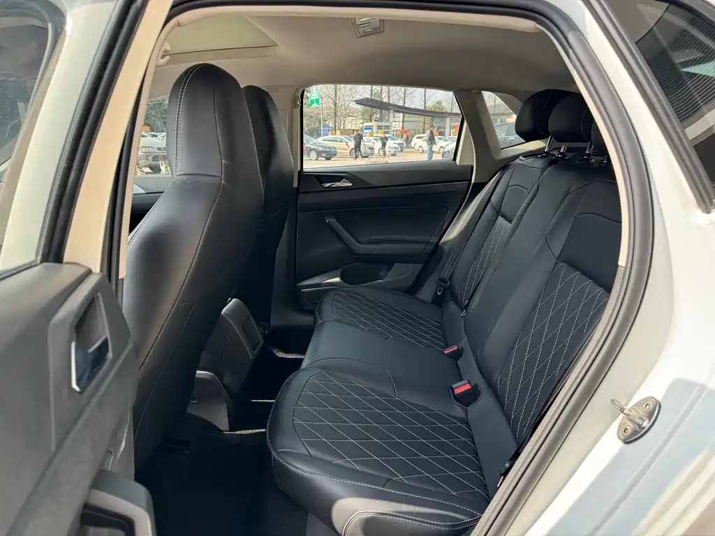 Polo 2021 Plus 1.5L Automatic Panoramic Enjoyment Edition купить на сайте DeffCars