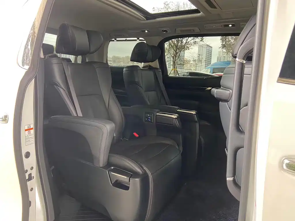 Wilfa 2021 Crown Dual Engine 2.5L HV Deluxe Edition купить на сайте DeffCars