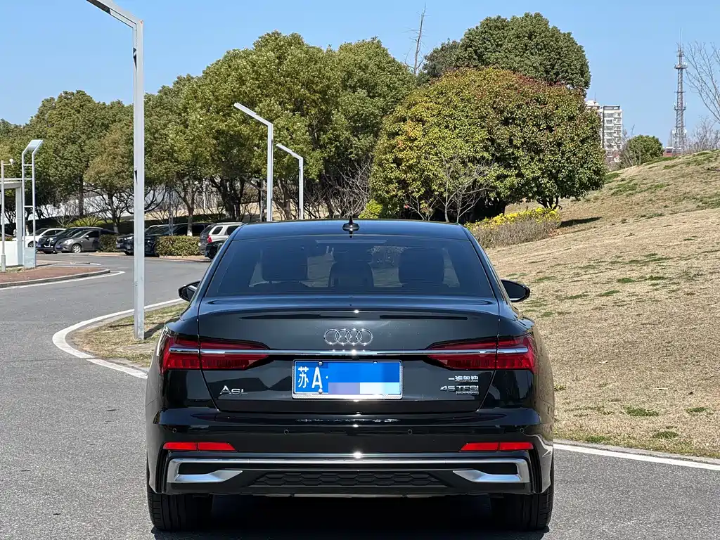 Audi A6L 2025 45 TFSI quattro premium dynamic model купить на сайте DeffCars