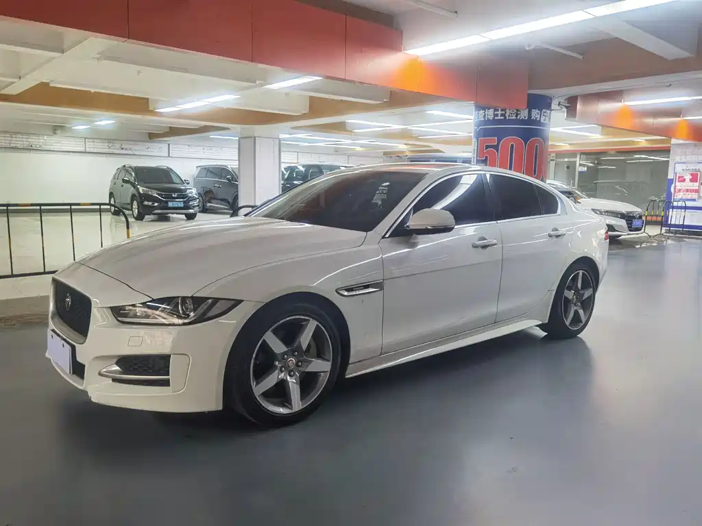 Jaguar XE 2015 2.0T 200PS R-Sport купить на сайте DeffCars